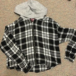 Small Black and White Hippie Rose cropped flannel